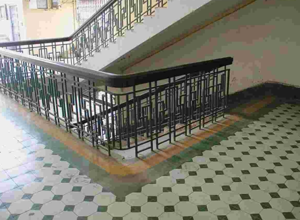 sindhi-mislim-college-stairs.jpg