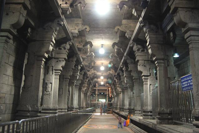 kalahasti-shiva-temple-corridor-picture.jpg