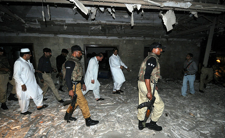 Pakistani-security-offici-008.jpg