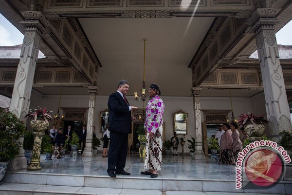 20160806antarafoto-kunjungan-presiden-ukraina-ke-yogyakarta-050816-afa-2.jpg