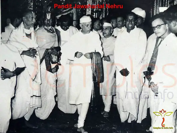 pandit-Jawaharlal-Nehru.jpg