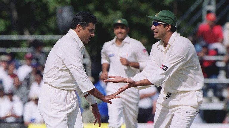 waqar-younis-wasim-akram-pakistan-test_3790711.jpg