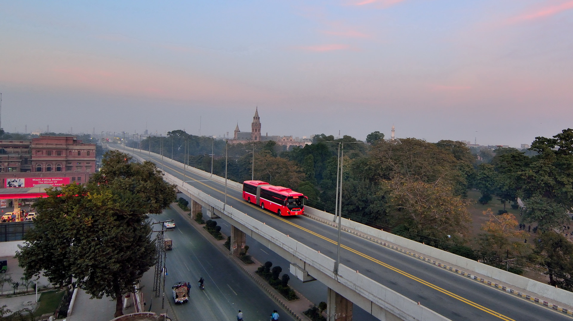 18.-Metro-Bus-Lahore-Package-4.jpg
