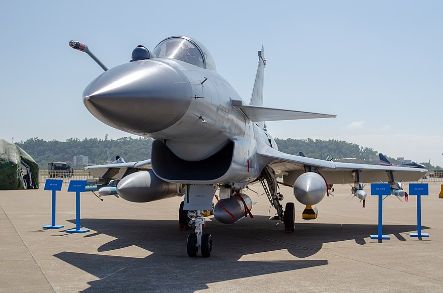 880px-PLAAF_J-10B_with_PL-12_and_PL-8B_at_ZhuHai_Air_Show_2018.jpg