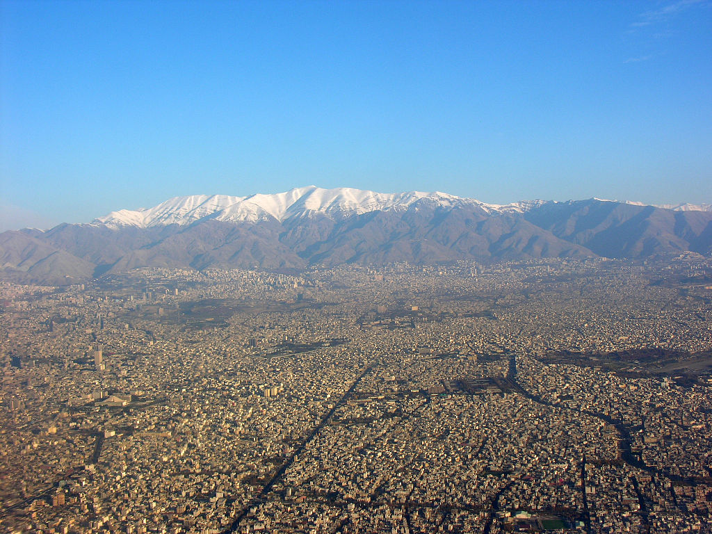 1024px-Aerial_View_of_Tehran_26.11.2008_04-33-32.JPG