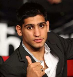 Amir-Khan-Boxer-thumps-up.jpg