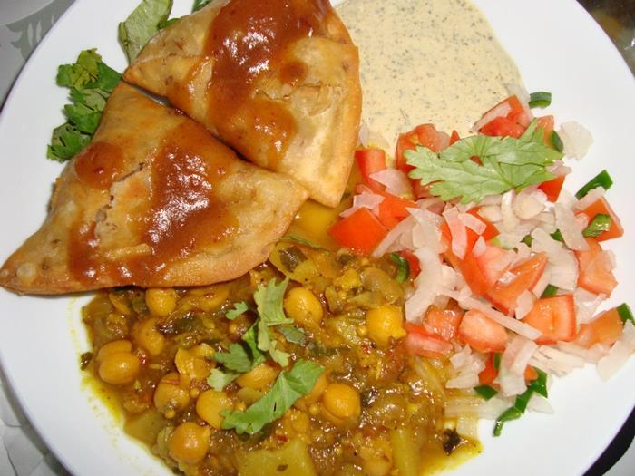 Samosa_Chaat_zxcch_Pak101(dot)com.jpg