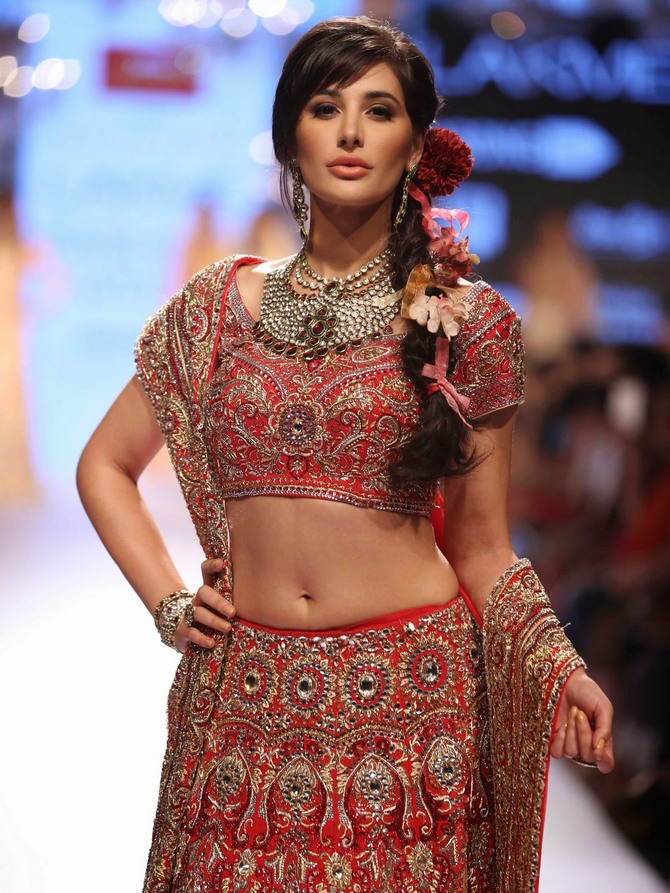 22lfw-suneet-verma-nargis-fakhri2.jpg