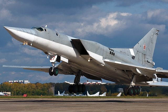 640px-Russian_Air_Force_Tupolev_Tu-22M3_Beltyukov.jpg