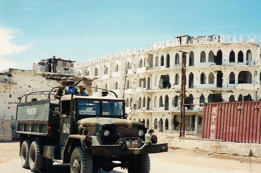 Convoy_trip_in_Mogadishu.jpg
