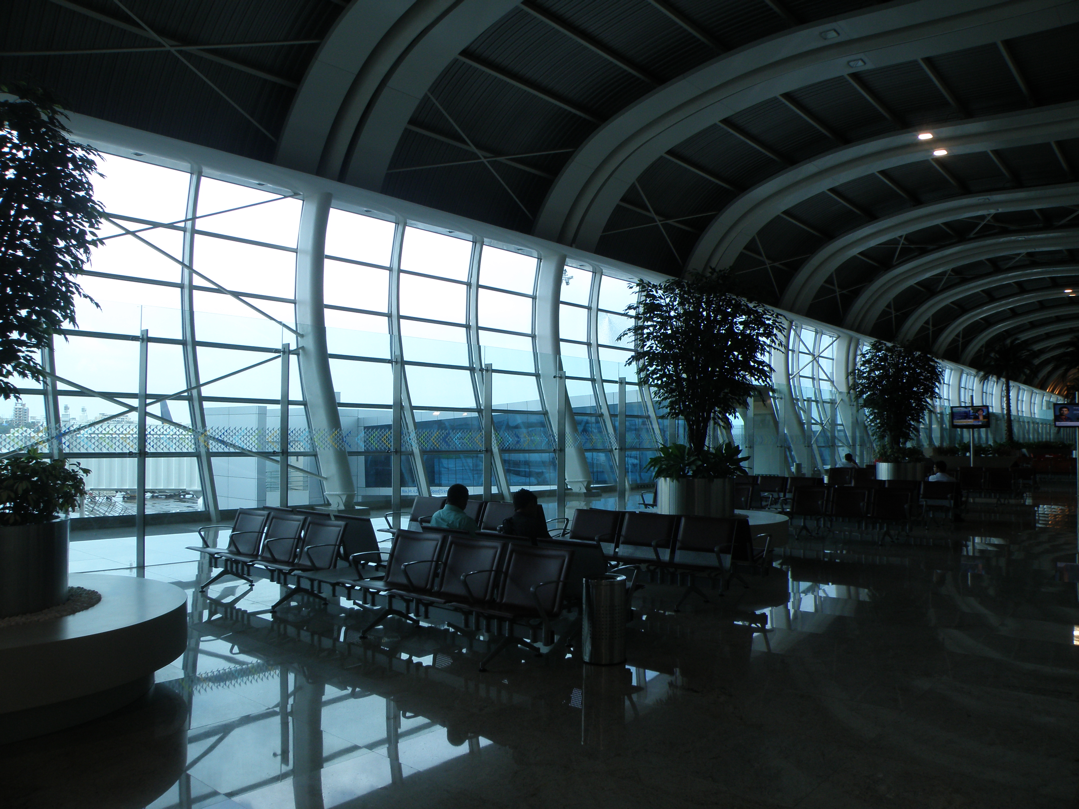 Mumbai_airport_domestic_departure_terminal_1C_(5).JPG