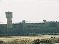 _39611653_prison.jpg