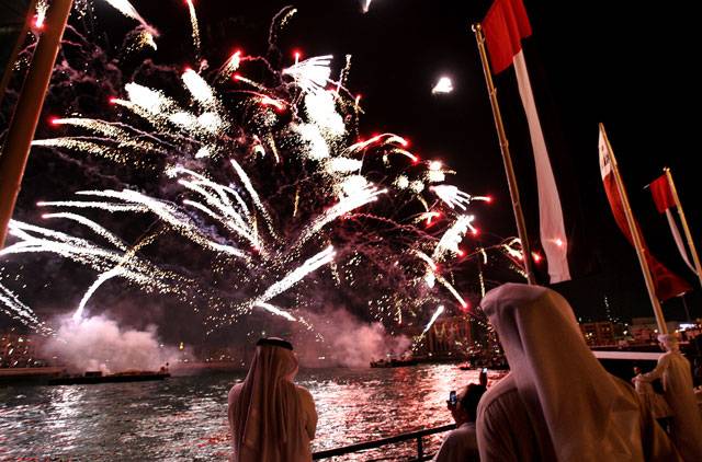 fire-works-on-national-day-of-dubai.jpg