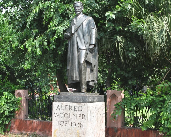 Famous-Sculptures-and-Monuments-of-Pakistan-alfred-woolner.jpg