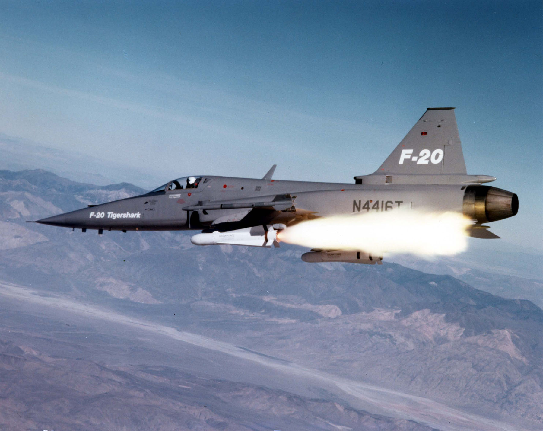 F-20_Tigershark_launching_AGM-65_Maverick.jpg