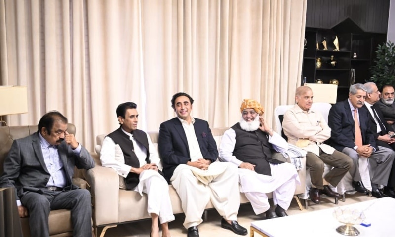 This image shows PPP Chairman Bilawal Bhutto-Zardari, JUI-F chief Maulana Fazlur Rehman and PML-N's Shehbaz Sharif sitting with MQM-P's Khalid Maqbool Siddiqi. — Photo courtesy: Twitter