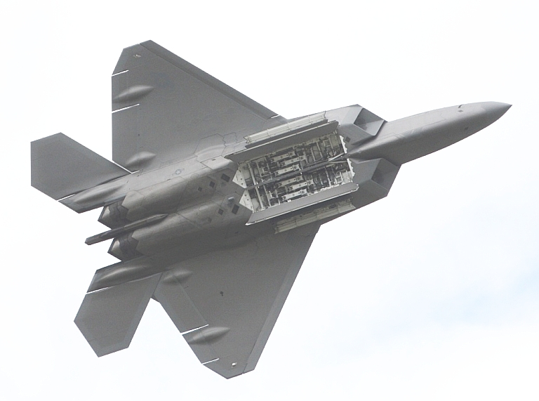 F-22A-Ventral-%C2%A9MiroslavGy%C5%B1r%C3%B6si-1S.jpg