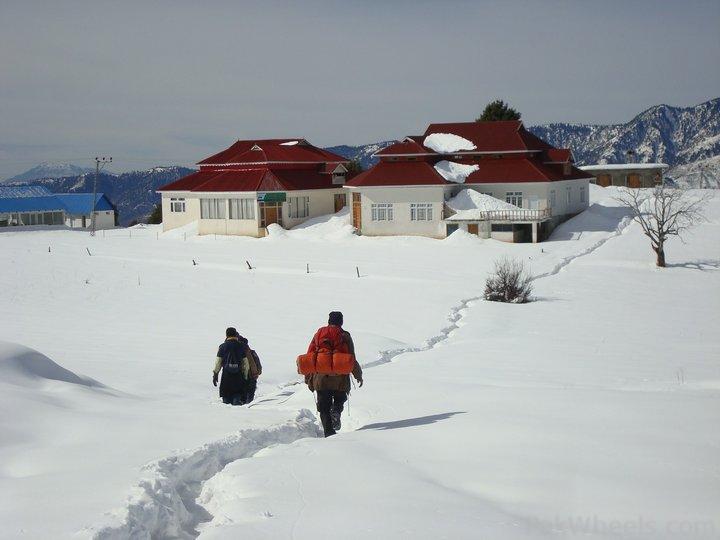 204582-Muree-Nathia-Gali--amp--Shogran-Trip-DSC02695--1600x1200-.jpg