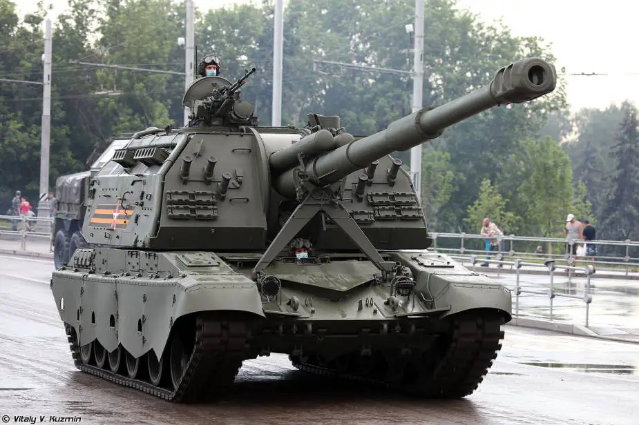 2S19M2_MSTA-S_152mm_self-propelled_howitzer_Russia_Victory_Day_military_parade_2020_925_001.jpg
