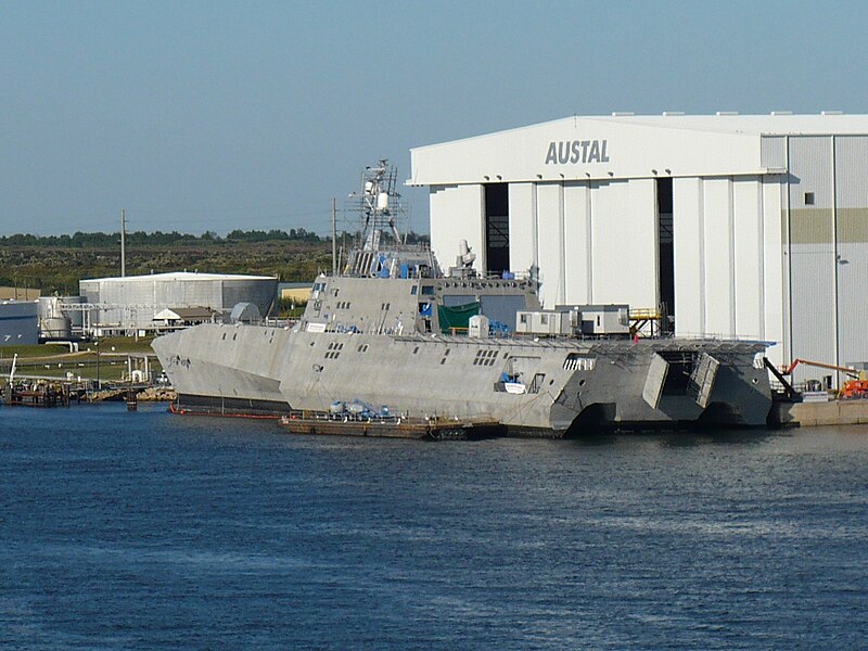 800px-USS_Independence_%28LCS-2%29.jpg