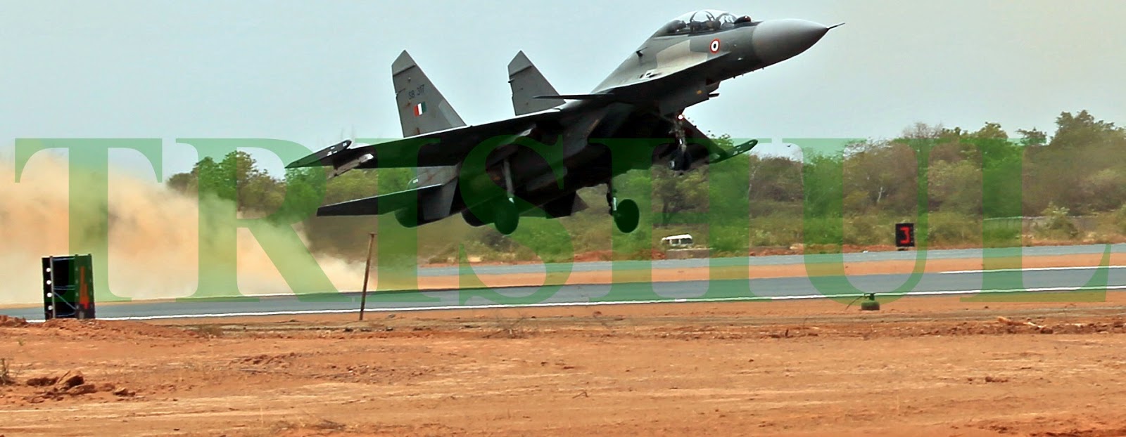 Su-30MKI+taking+off+from+the+Thanjavuram+Air+Force+Station+on+May+27,+2013.jpg