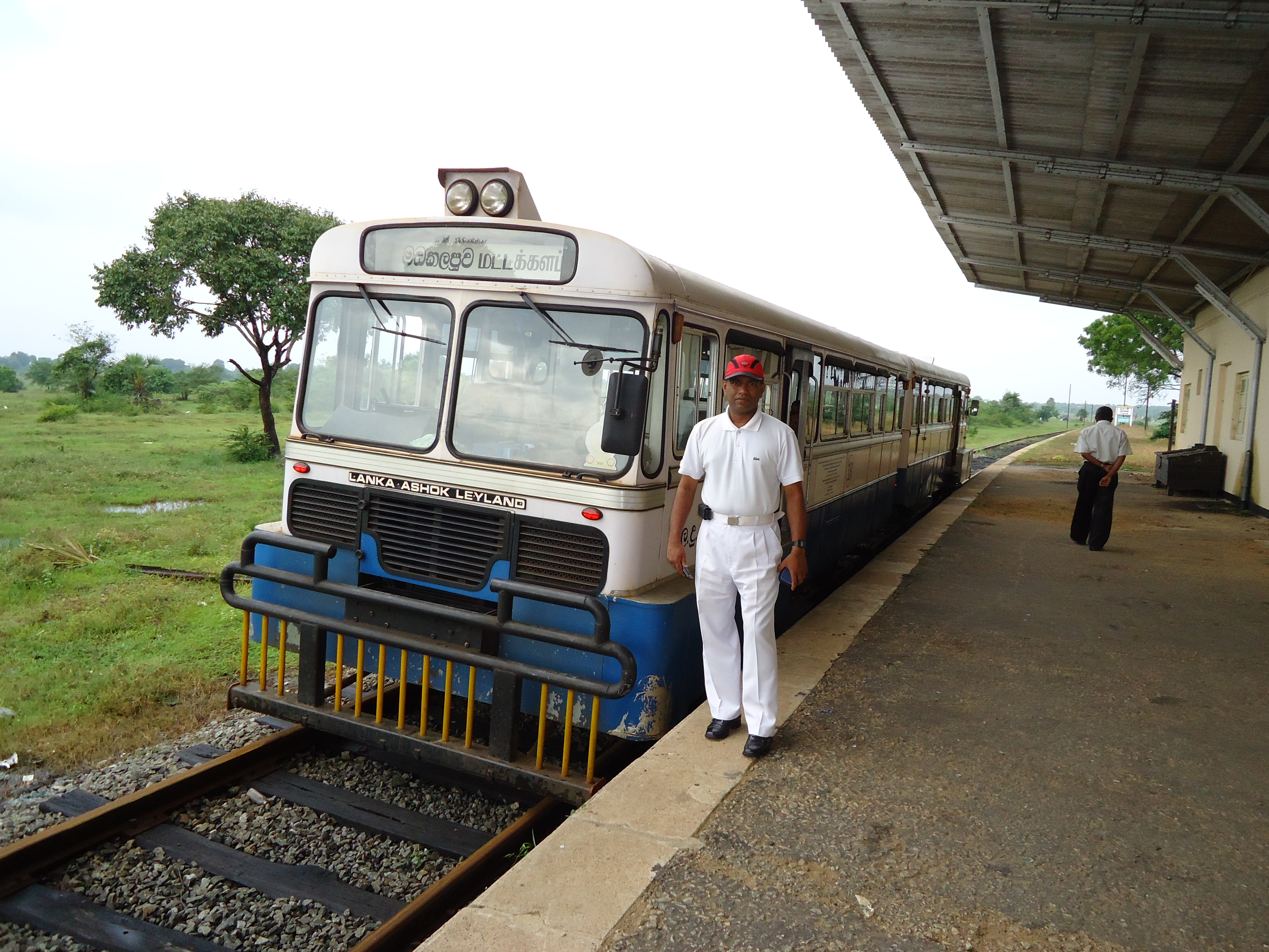 Rail_bus_manufacturd_by_sri_lankan_railway_engineers.jpg