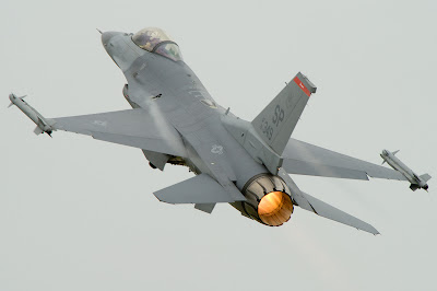 F-16_Fighter_jet.jpg