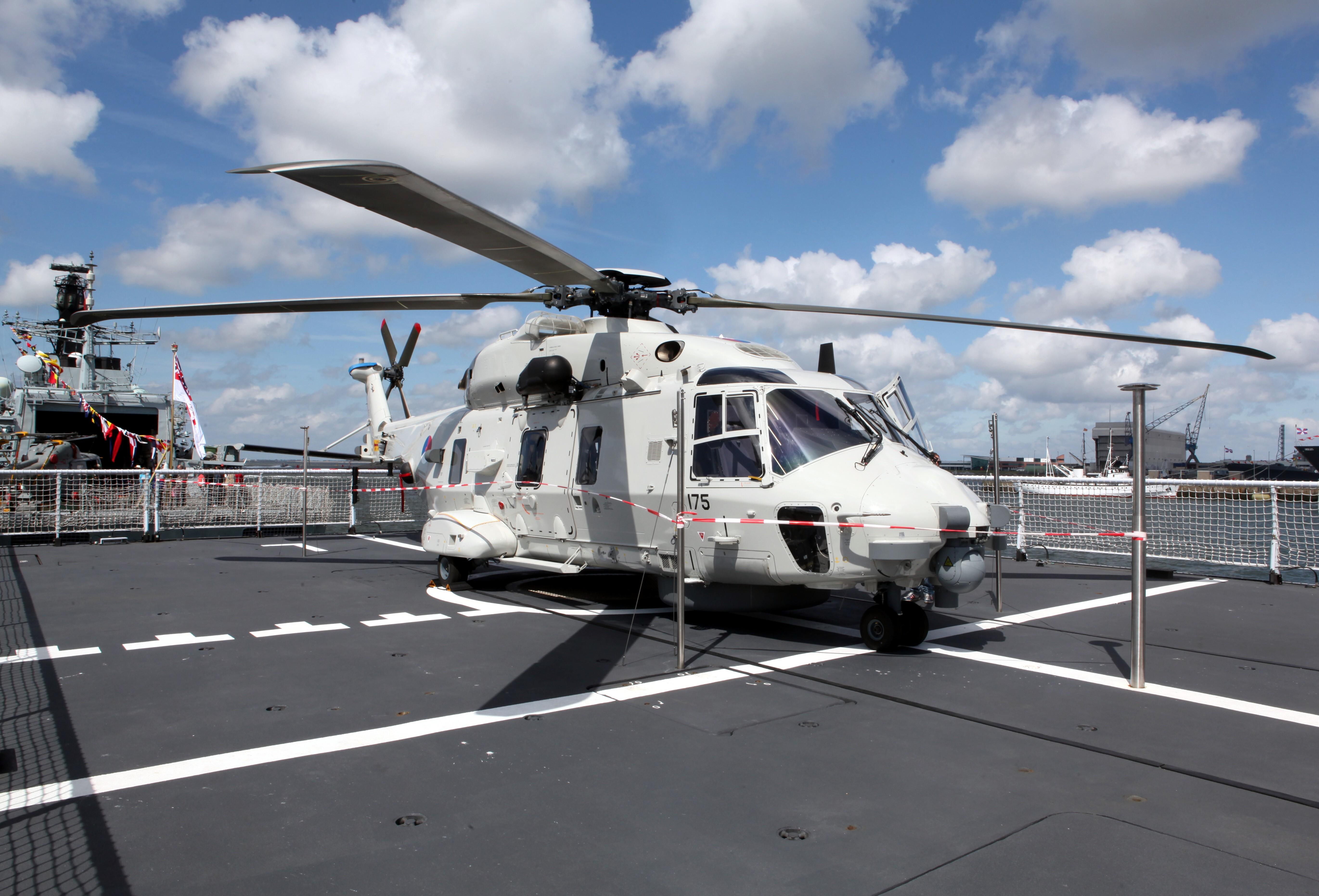 NH-90_NATO_Frigate_Helikopter_%28NFH%29._175.jpg