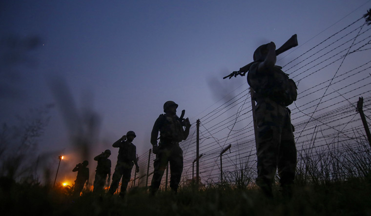 india-pak-border-Border-Security-Force-BSF-soldiers-patrol-Loc-jammu-pti.jpg