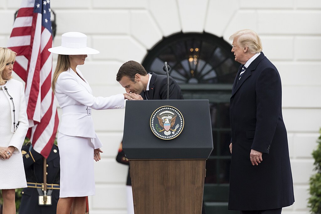 1024px-Arrival_Ceremony_-_The_Official_State_Visit_of_France_%2839892884320%29.jpg
