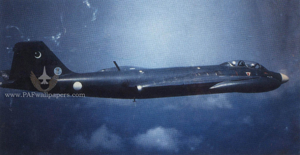 B-57_in-flight.jpg