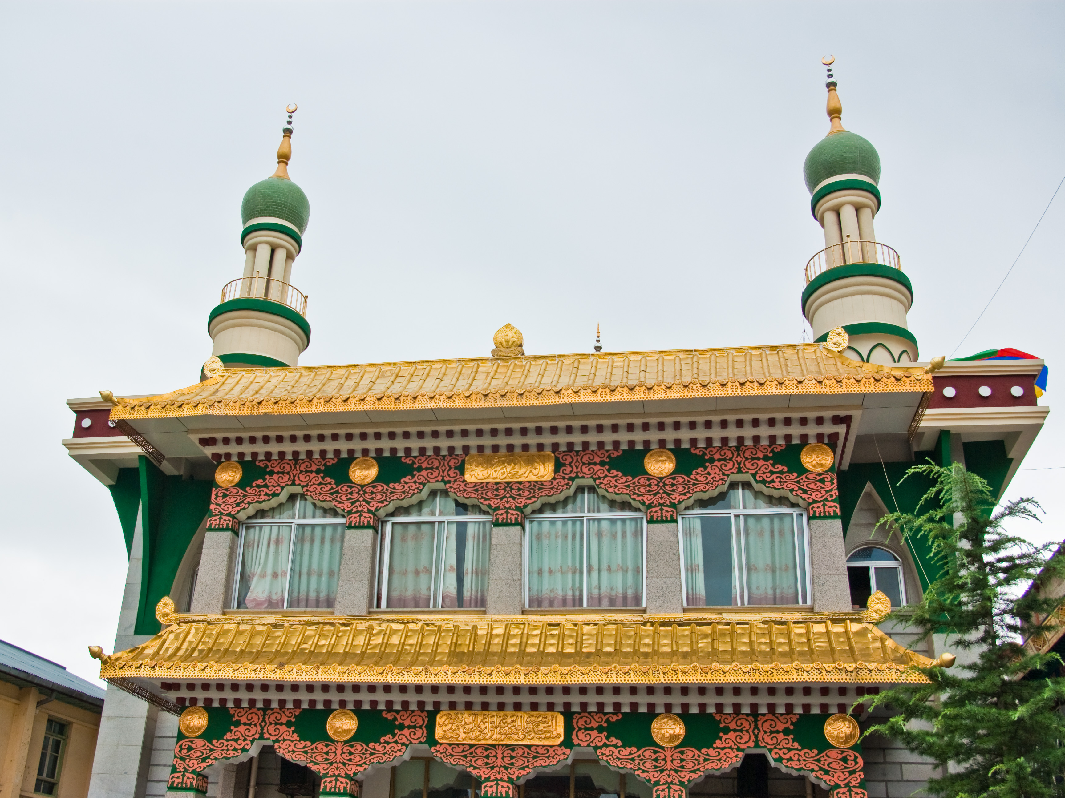 Mosques_in_Lhasa3.jpg