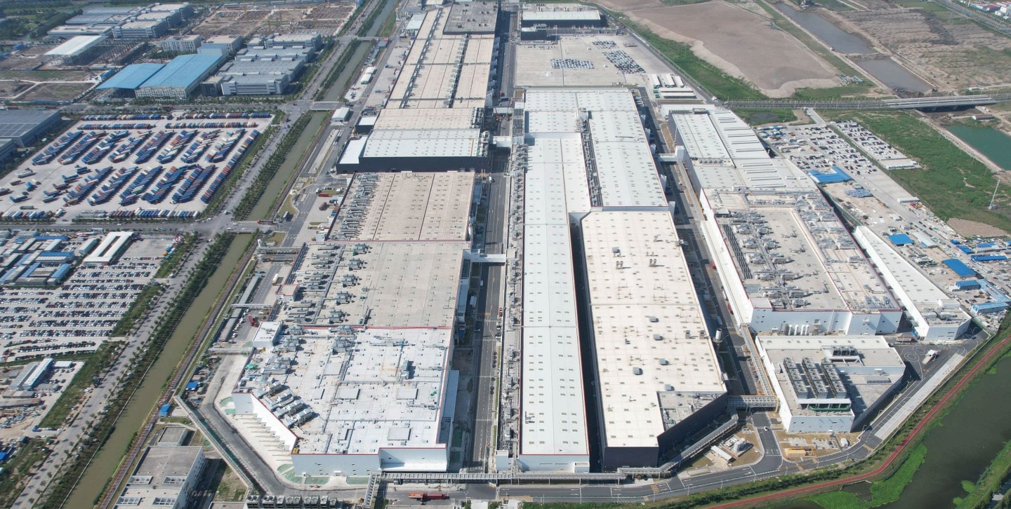 tesla-giga-shanghai-aerial.jpeg