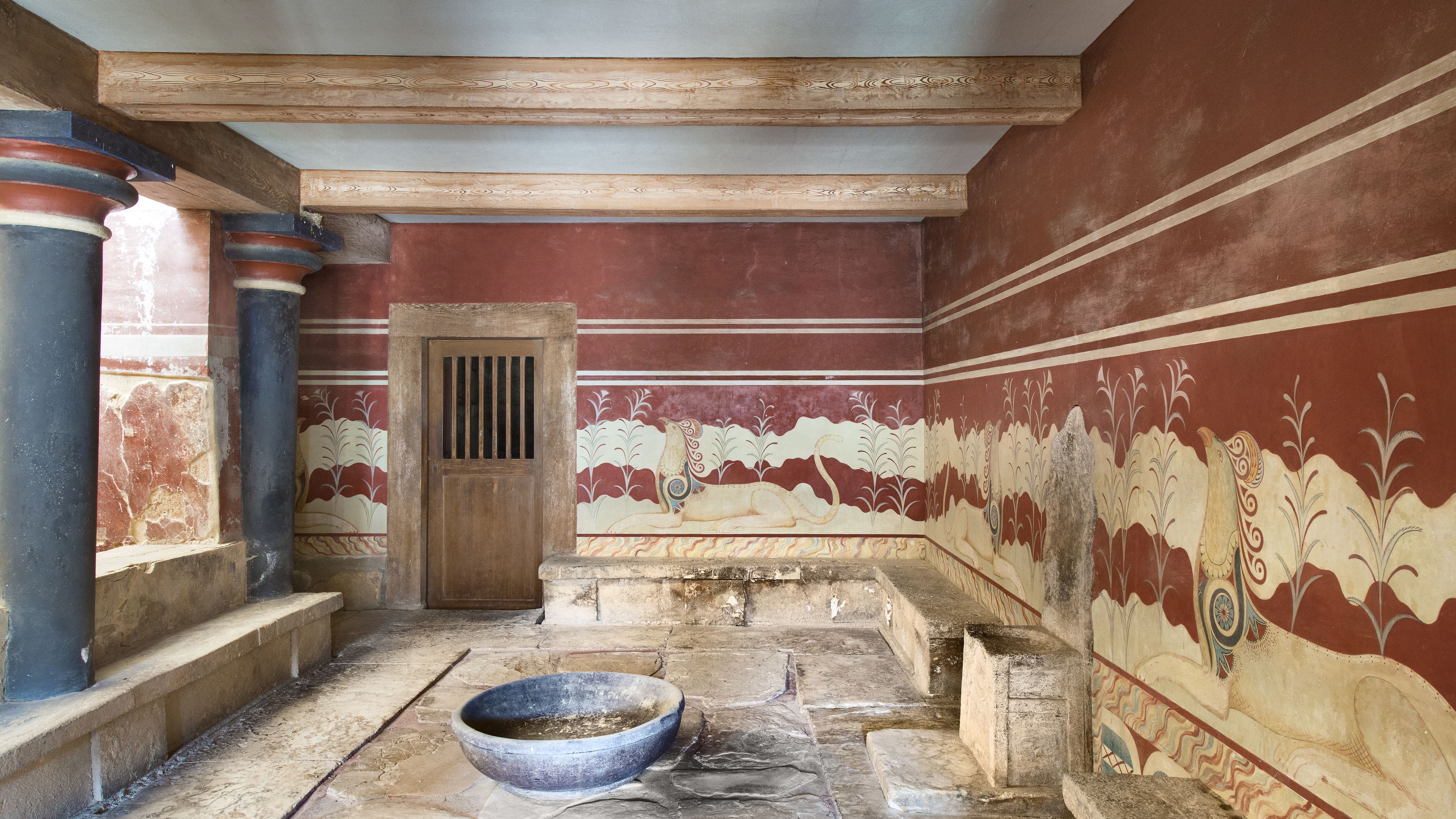 throne-room-palace-of-knossos-crete-greece-185757408-5763ee8b3df78c98dc2de899.jpg