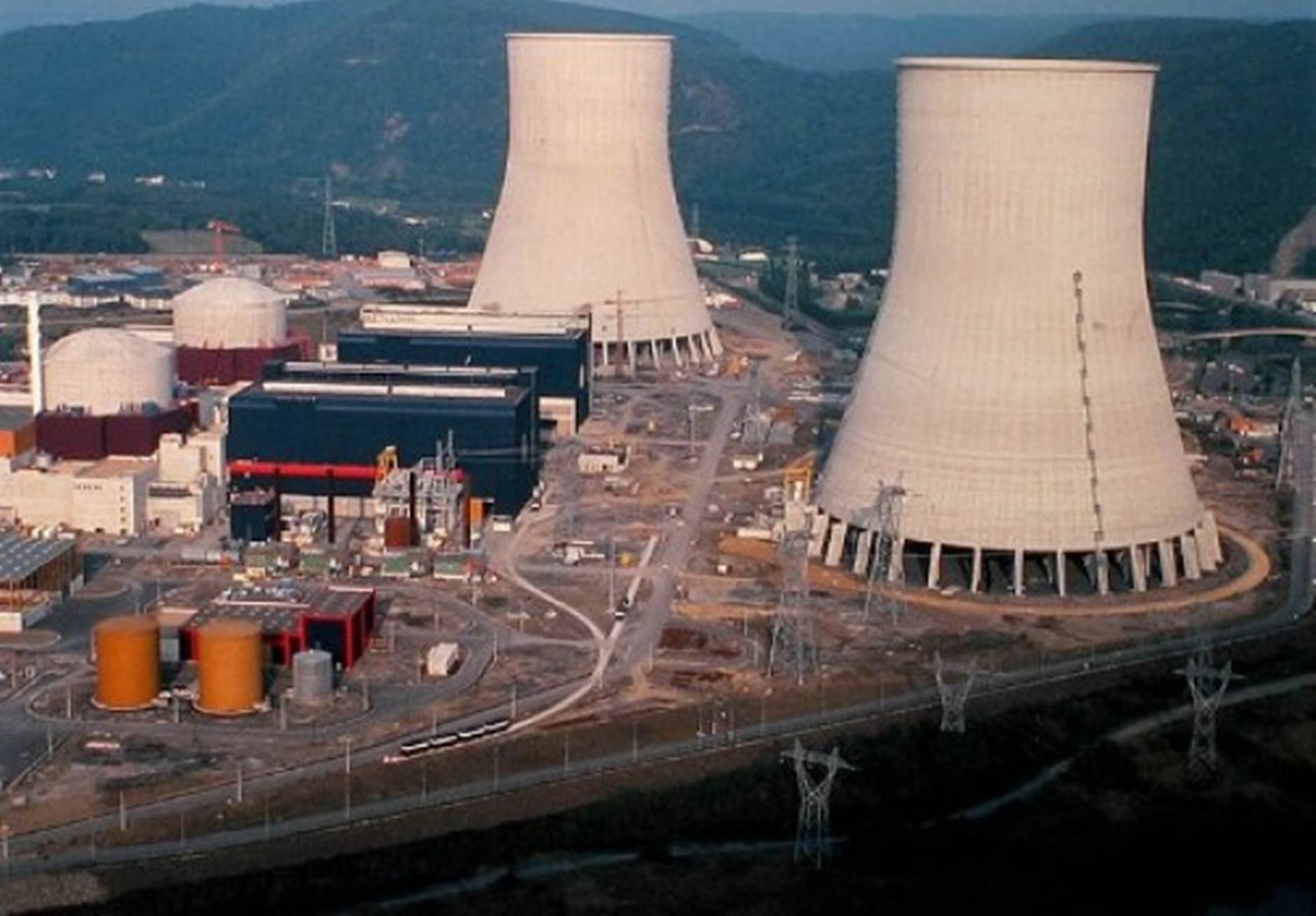 Nuclear-Powerplant.jpg