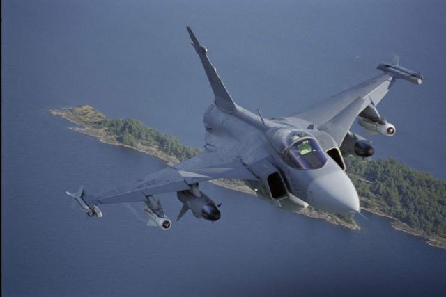 Saab+Jas+39+Gripen+Fighter+Jet+%25289%2529.jpg