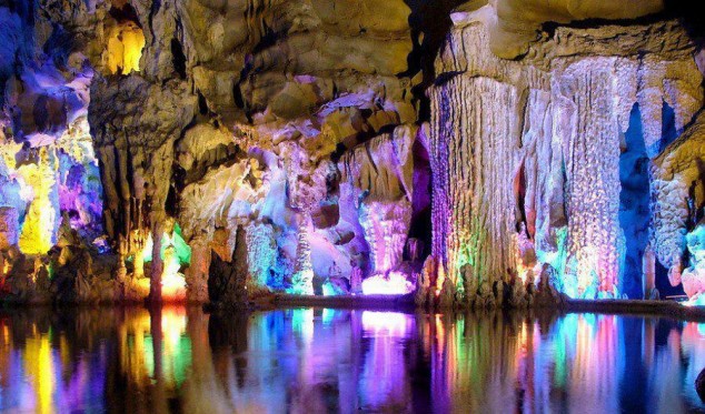 The-Reed-Flute-Cave-Guilin-Guangxi-China-634x373.jpg