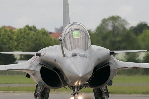 Rafale_B_at_Paris_Air_Show_2007.jpg