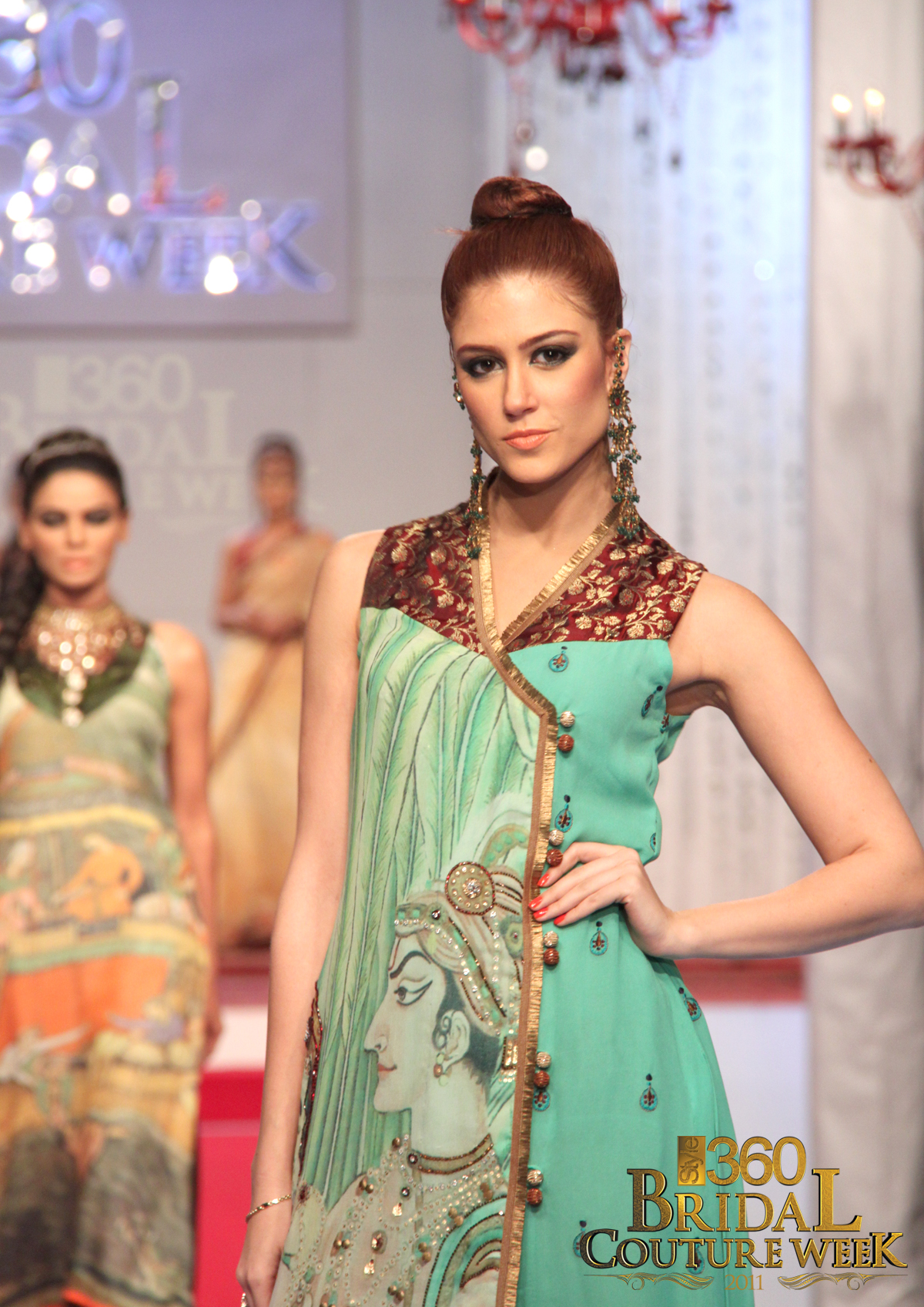 Neelo-Allawala-Bridal-Couture-Week-Karachi-2011-3.jpg