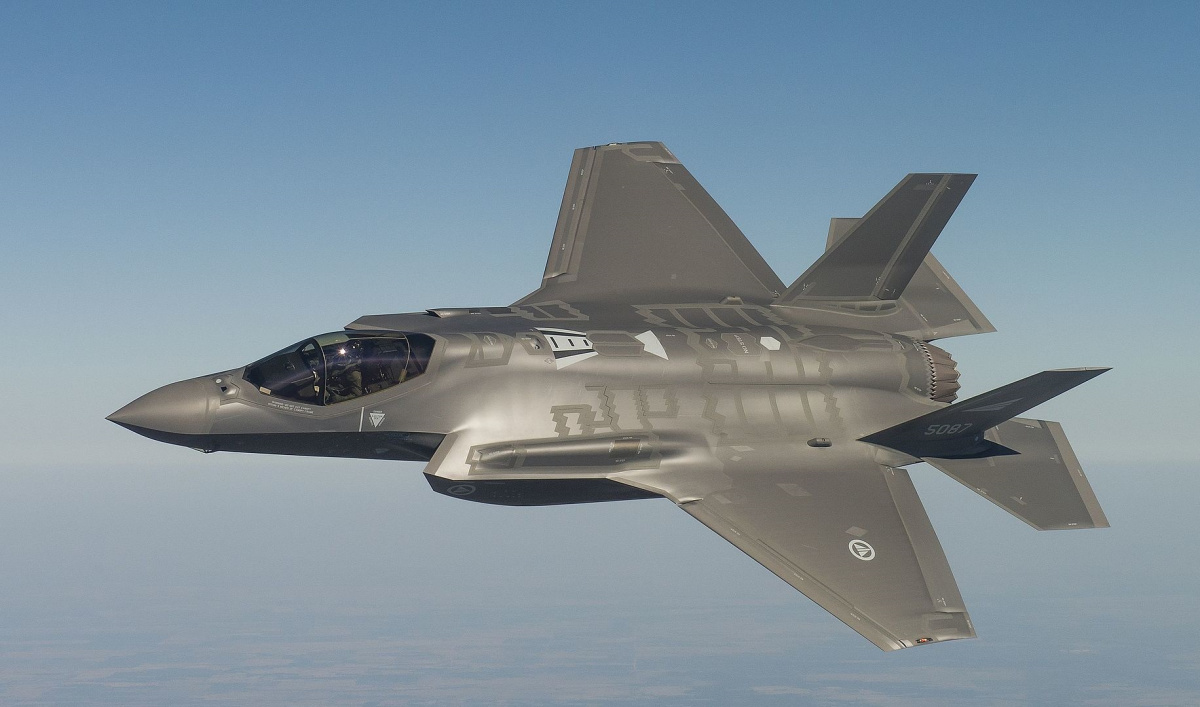 testflyging_av_forste_norske_f-35_-_22492943335_14_1.jpg