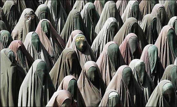 Muslim%20Women%20in%20Burqa.jpg