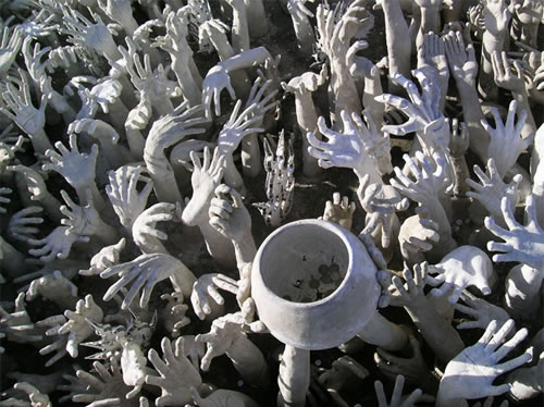 wat-rong-khun-hands-of-hell.jpg