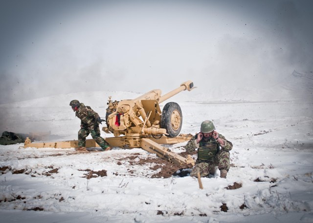 ANA_soldiers_with_a_D30_howitzer_in_2012.jpg