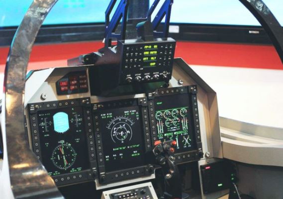 Hongdu-L-15B-cockpit.JPG