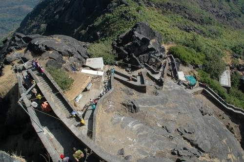 Girnar-Stairs.jpg