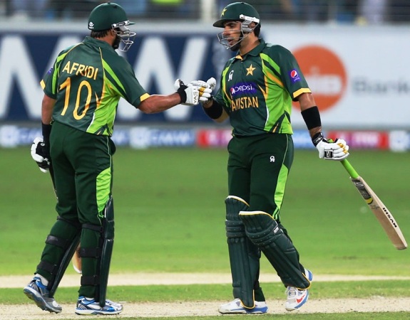 misbah-and-afridi.jpg