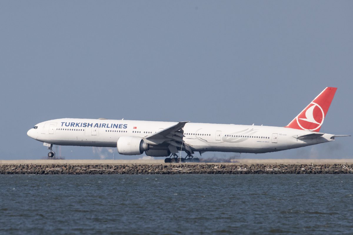 AA-20220916-28910306-28910298-PASSENGER_PLANES_AT_SAN_FRANCISCO_INTERNATIONAL_AIRPORT_SFO.jpg