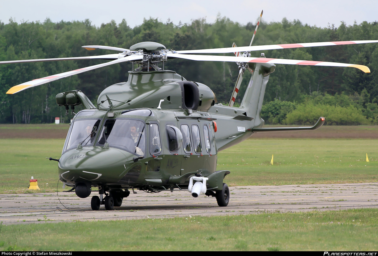 csx81890-italy-air-force-agusta-westland-aw-149_PlanespottersNet_639793_5f8c69b0ba.jpg