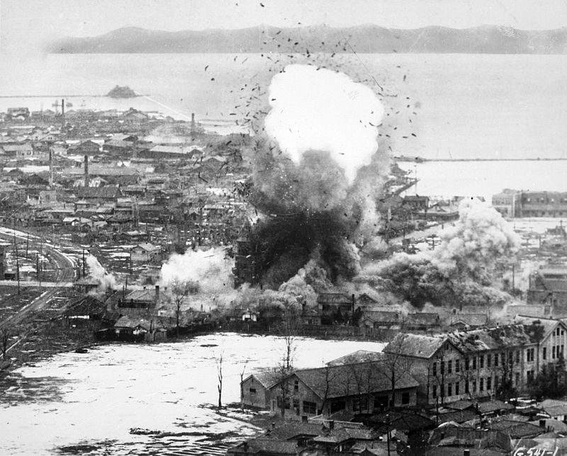 800px-Korean_War_bombing_Wonsan.jpg