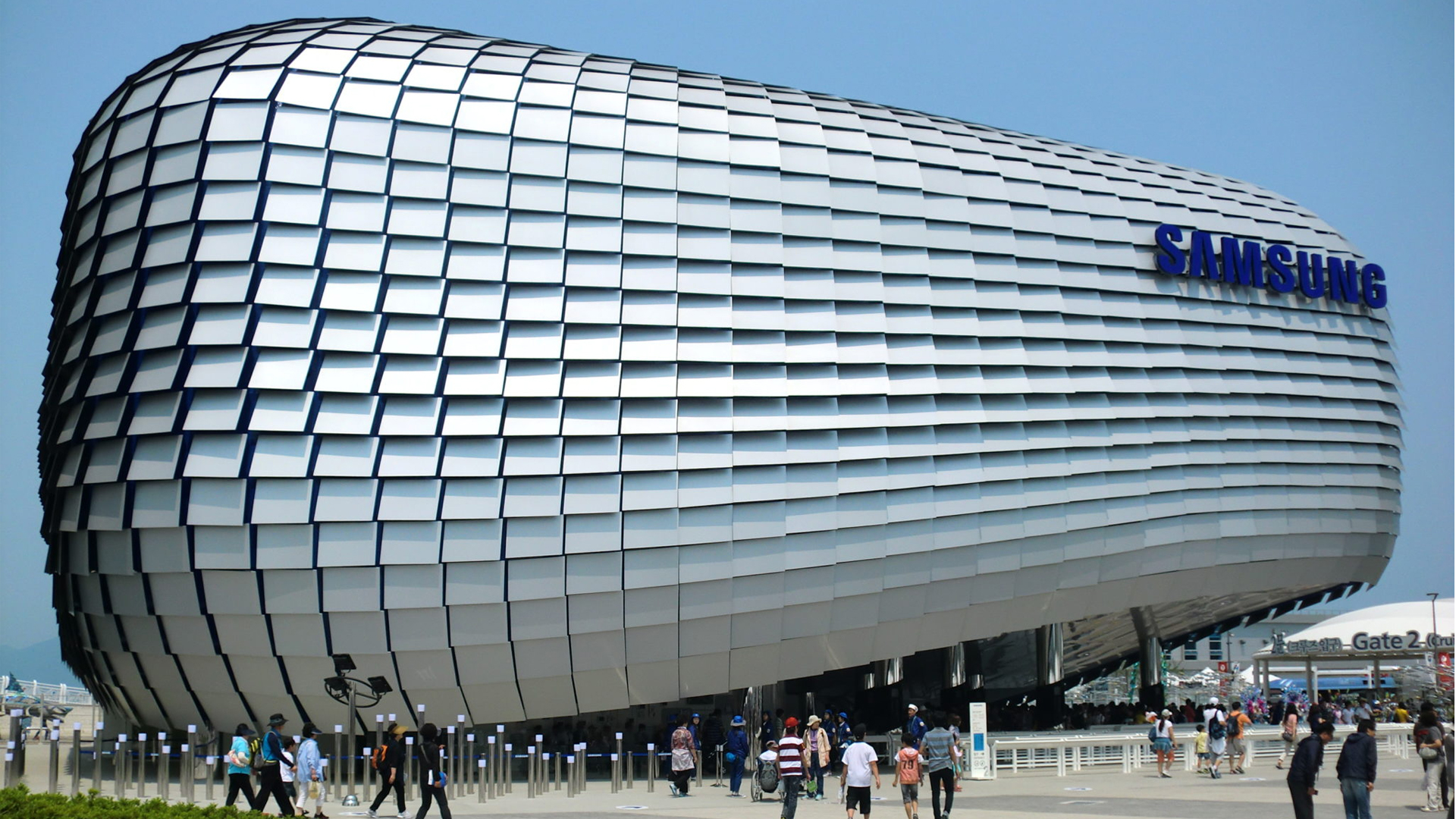 Samsung-Logo-Building.jpg